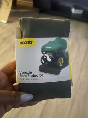 Doona Vehicle Seat Protector - Dark Olive